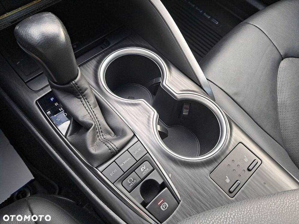 Toyota Camry 2.5 Hybrid Executive CVT - 18
