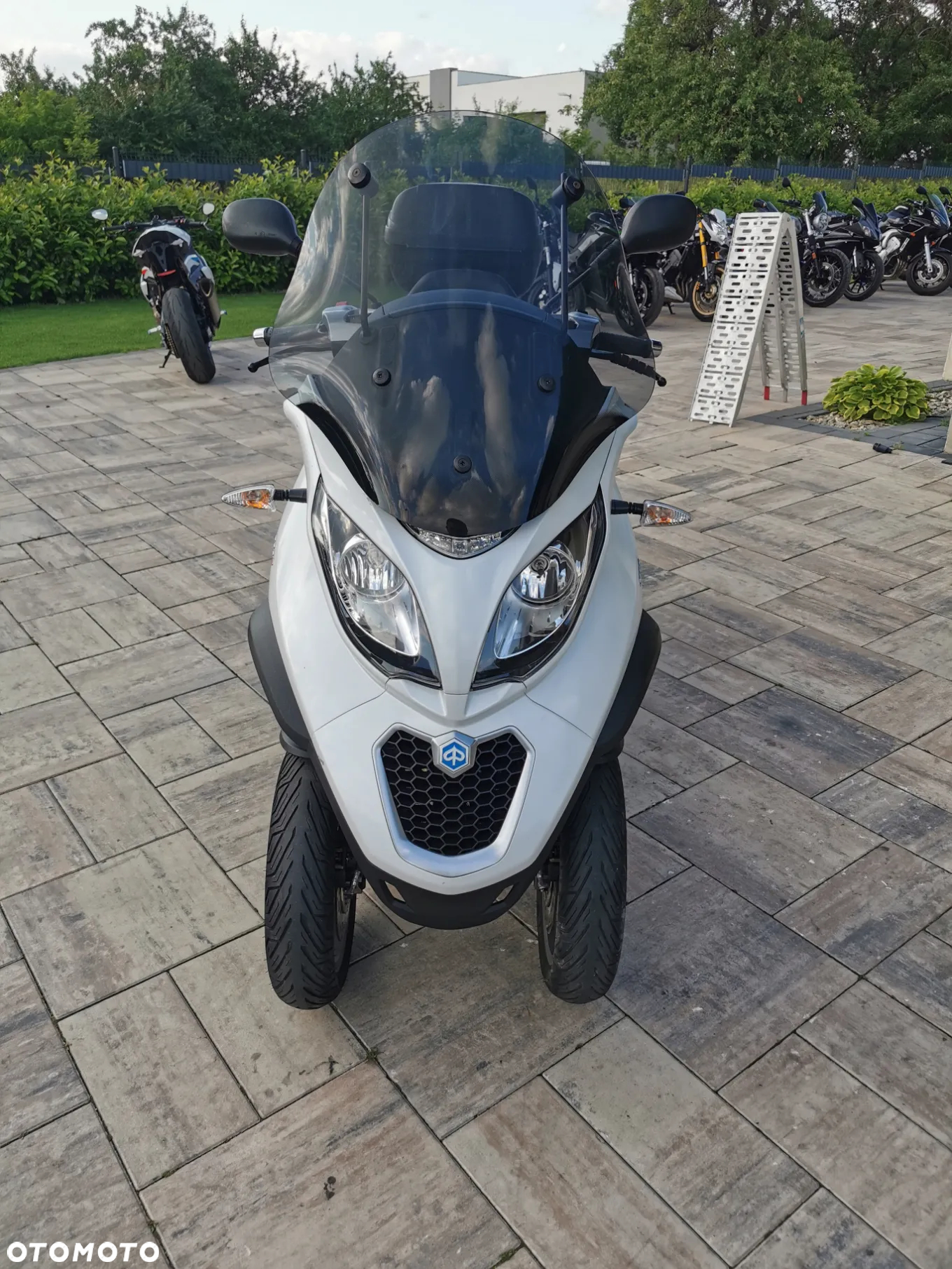Piaggio MP-3 - 7