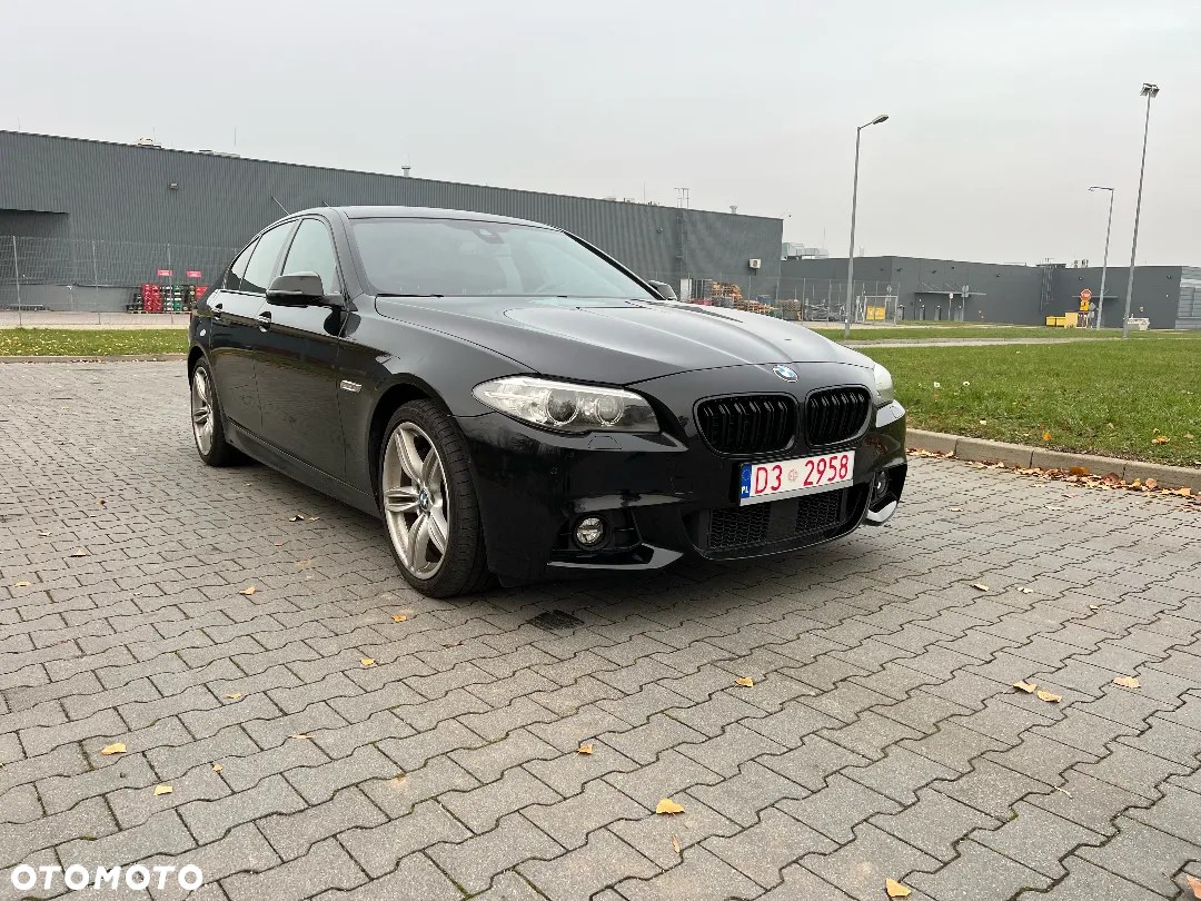 BMW Seria 5 550i xDrive Sport-Aut - 3