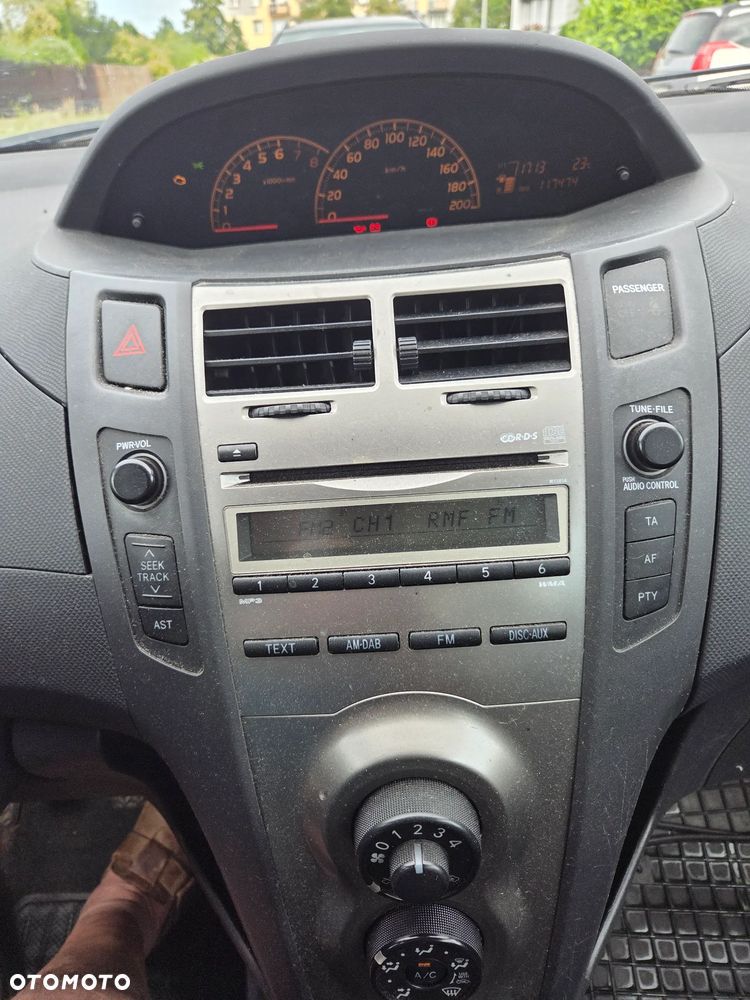 Toyota Yaris 1.0 Luna - 6