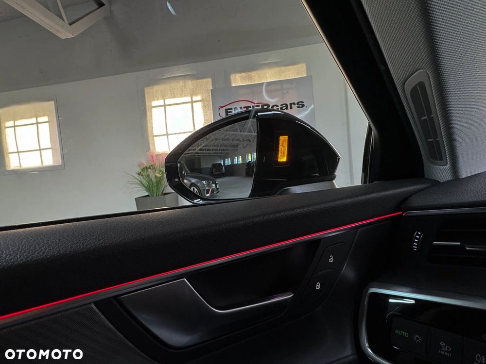 Audi A6 Avant 40 TDI quattro S tronic S line - 27