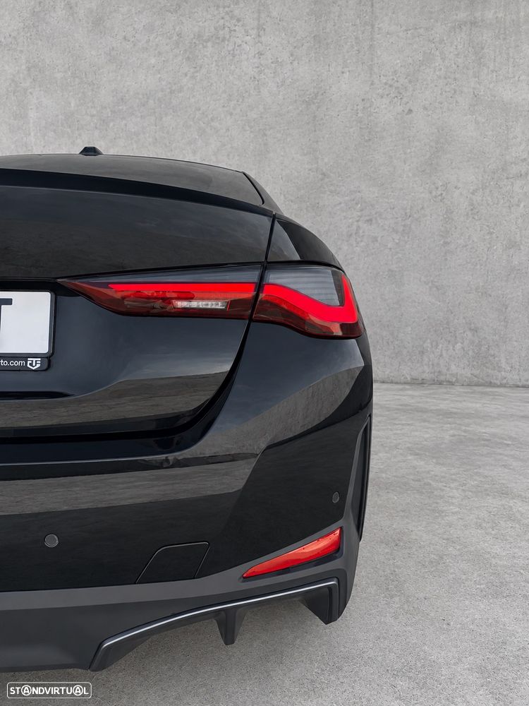 BMW i4 - 8