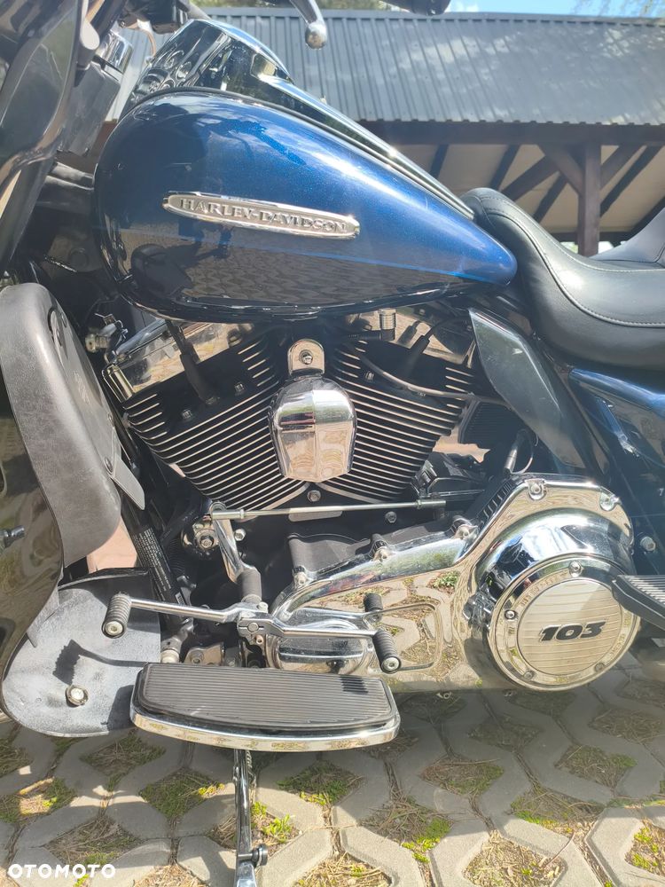 Harley-Davidson FLH Electra Glide - 26