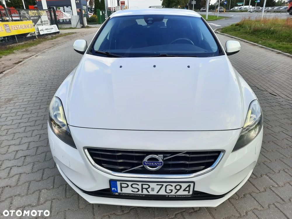 Volvo V40 D3 Momentum - 4