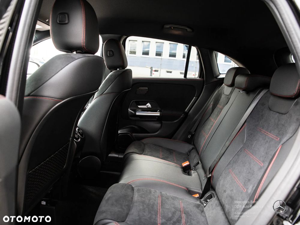 Mercedes-Benz GLA 220 mHEV 4-Matic AMG Line 8G-DCT - 12