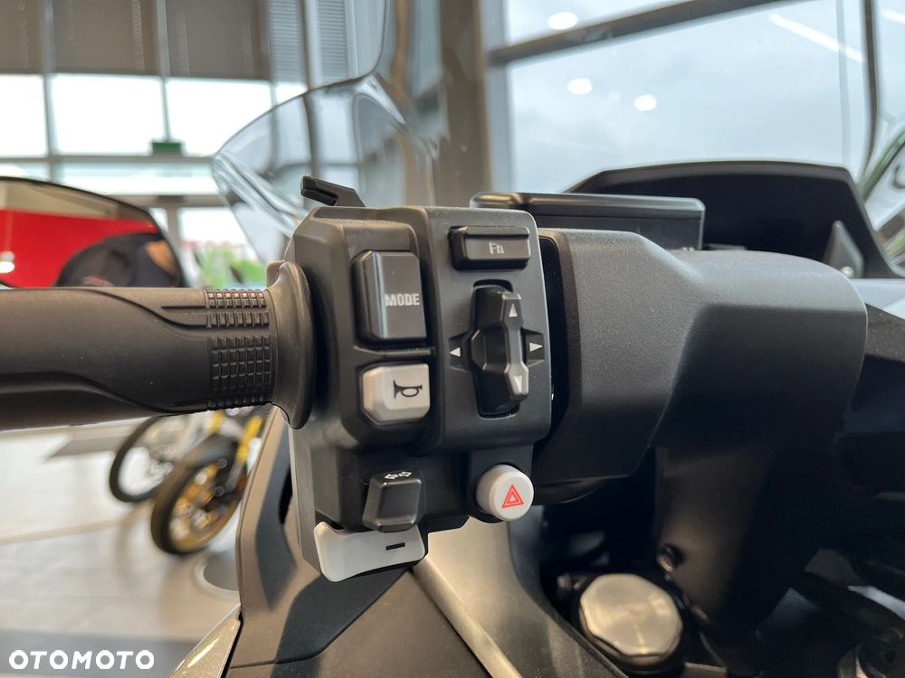 Honda NSS - 11