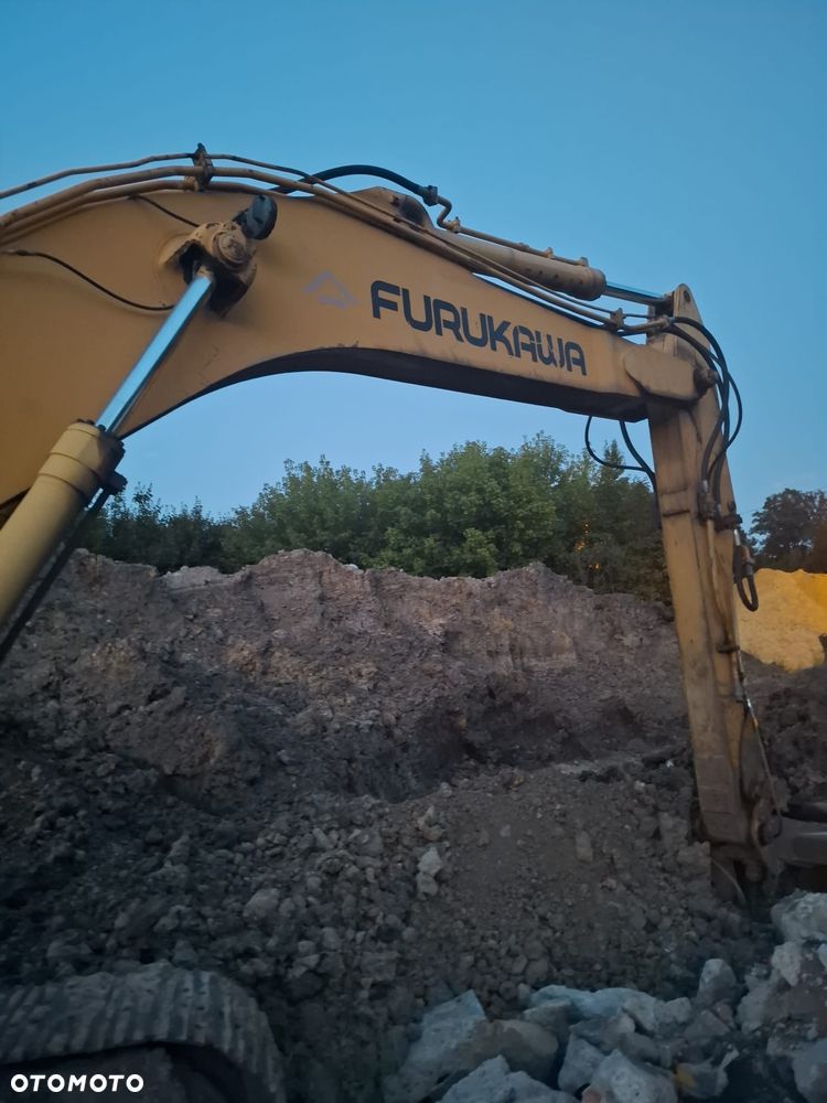 Furukawa 25t 640 l koparka gąsienicowa - 5