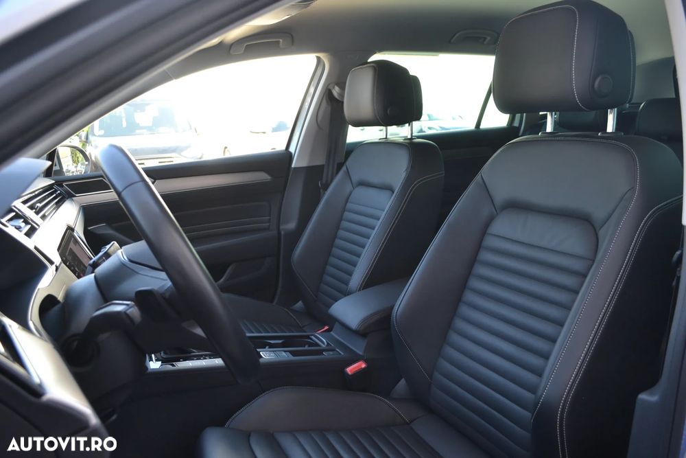 Volkswagen Passat 2.0 TDI SCR DSG 4Motion Elegance - 14