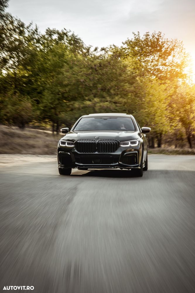 BMW Seria 7 740d xDrive MHEV - 13