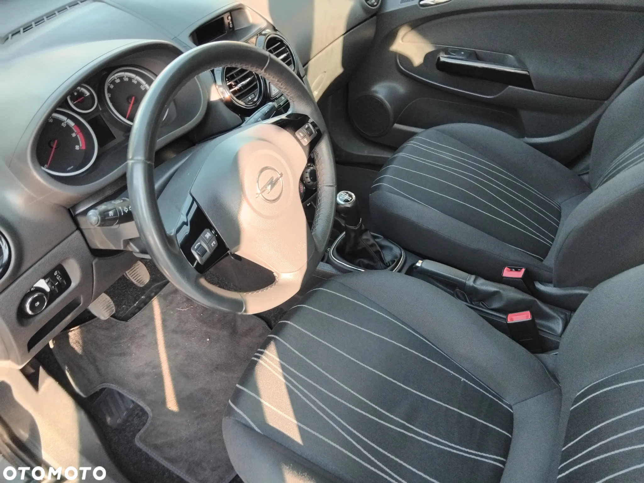 Opel Corsa 1.4 Color Edition - 16