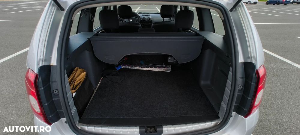 Dacia Duster 1.6 4x4 Laureate - 14