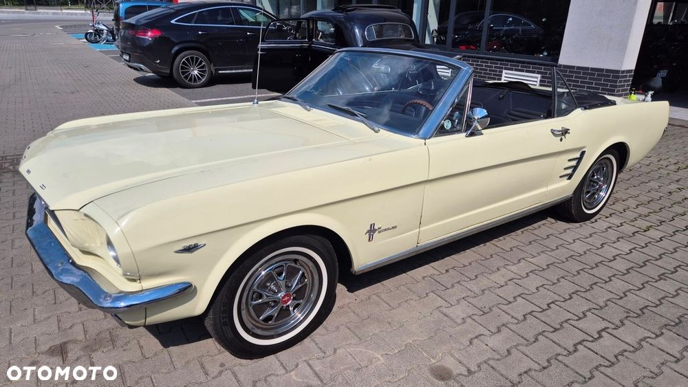 Ford Mustang - 24
