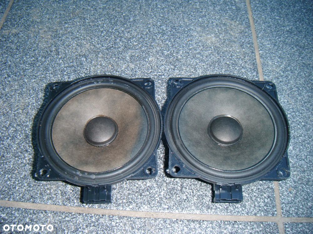 vw jetta III 07r  głośniki w drzwi przód komplet 1k0035411