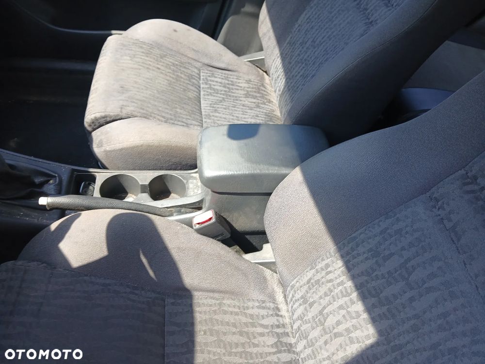 toyota corolla E12 HB 8Q3 fotel fotele kanapa deska kokpit podsufitka boczek boczki klamka - 6