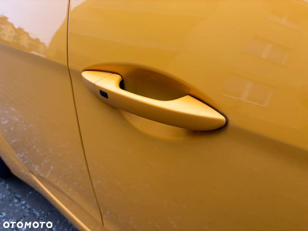 Hyundai Veloster 1.6 Premium - 18