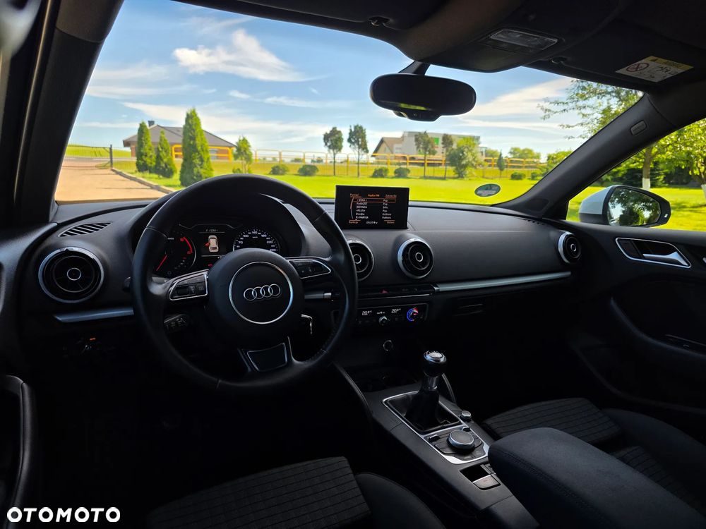 Audi A3 Sportback 2.0 TDI S line Sportpaket - 15