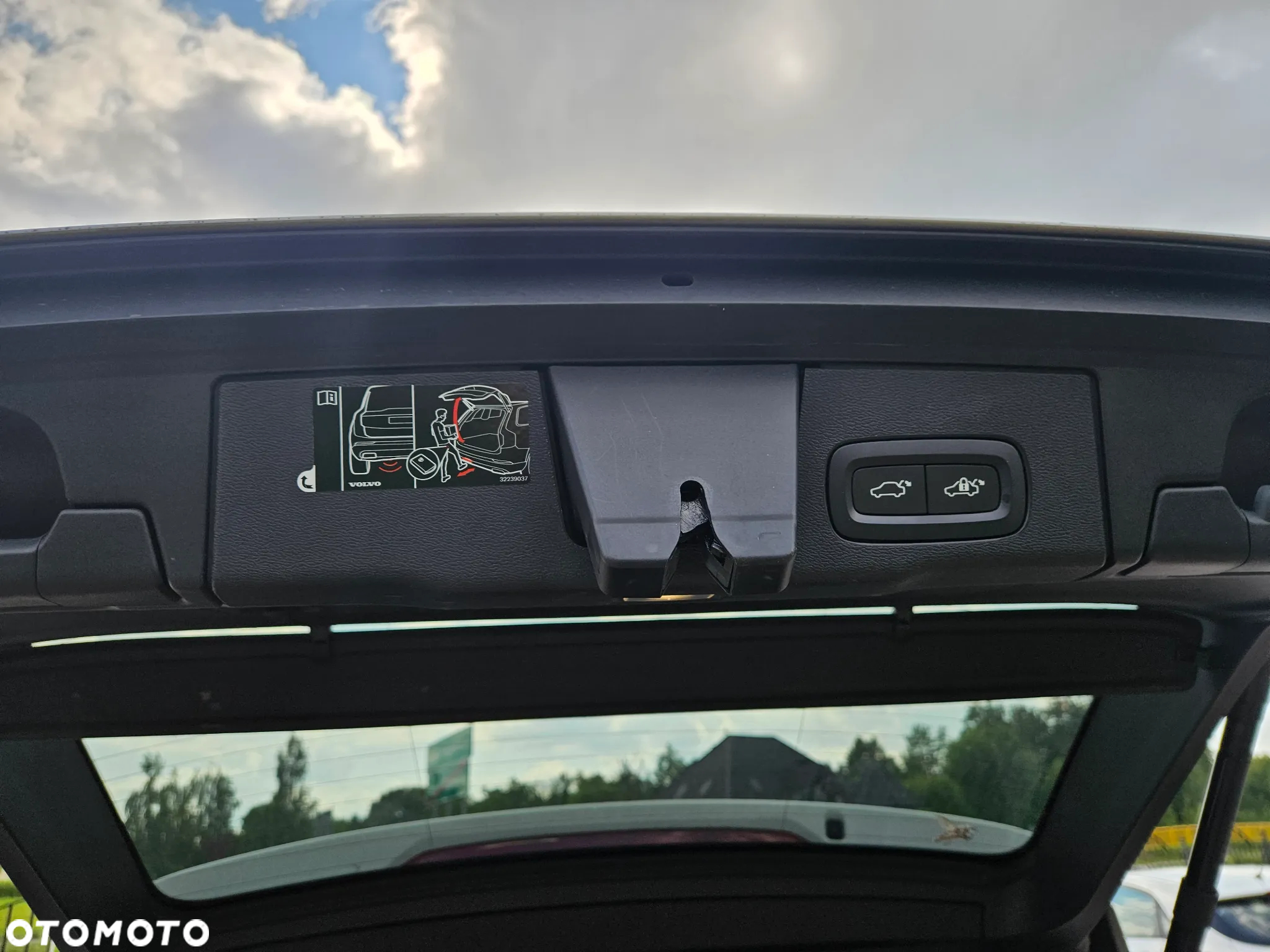 Volvo XC 60 D4 R-Design - 21
