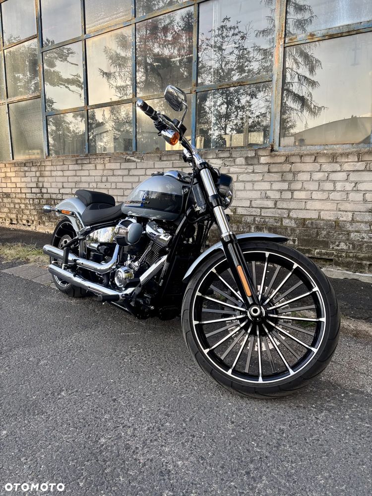 Harley-Davidson FXSB Breakout - 16