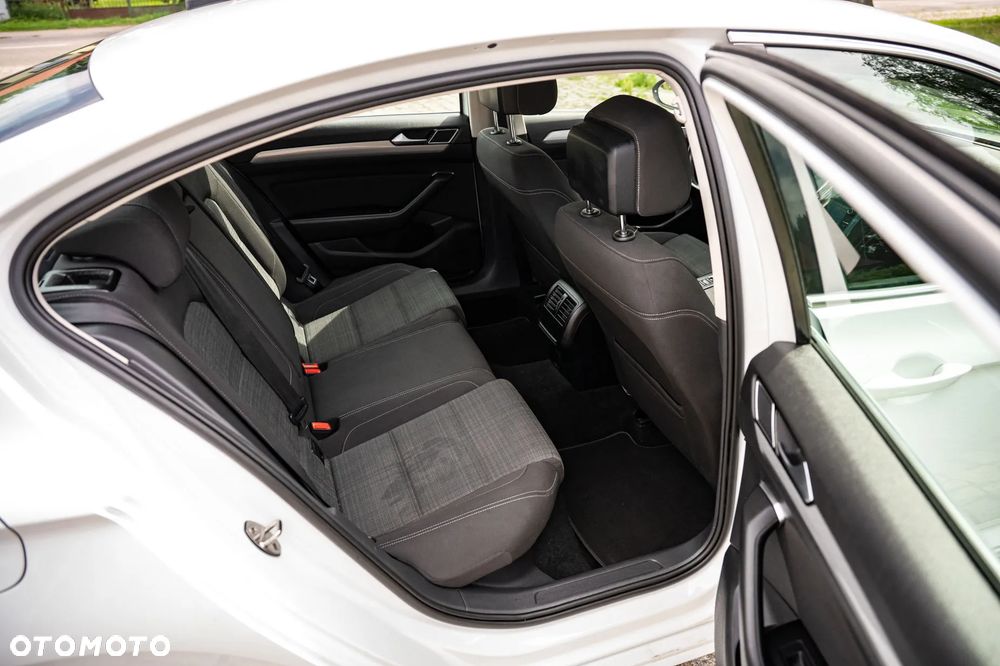 Volkswagen Passat 1.5 TSI EVO Comfortline DSG - 22