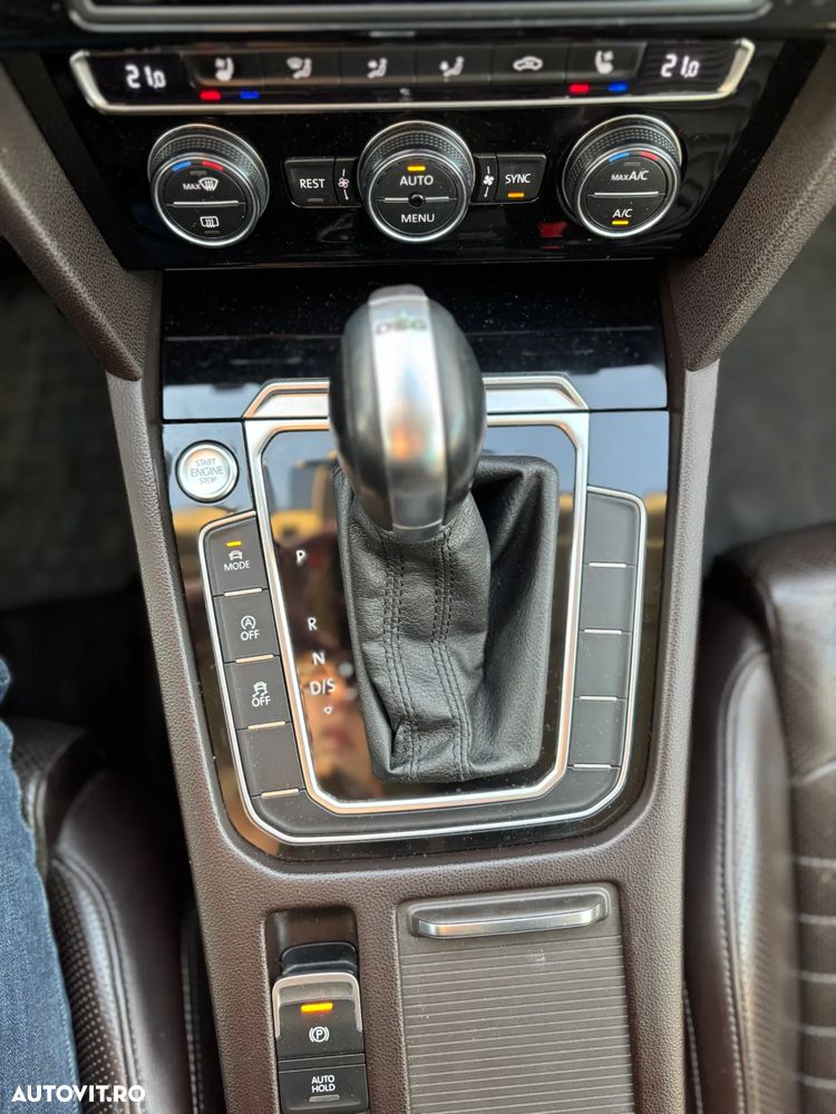 Volkswagen Passat Variant 2.0 TDI DSG 4Motion Highline - 17