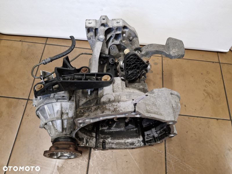 VOLKSWAGEN PASSAT CC A3 8P 1.8 TSI SKRZYNIA BIEGÓW MANUAL 6B JWX - 3