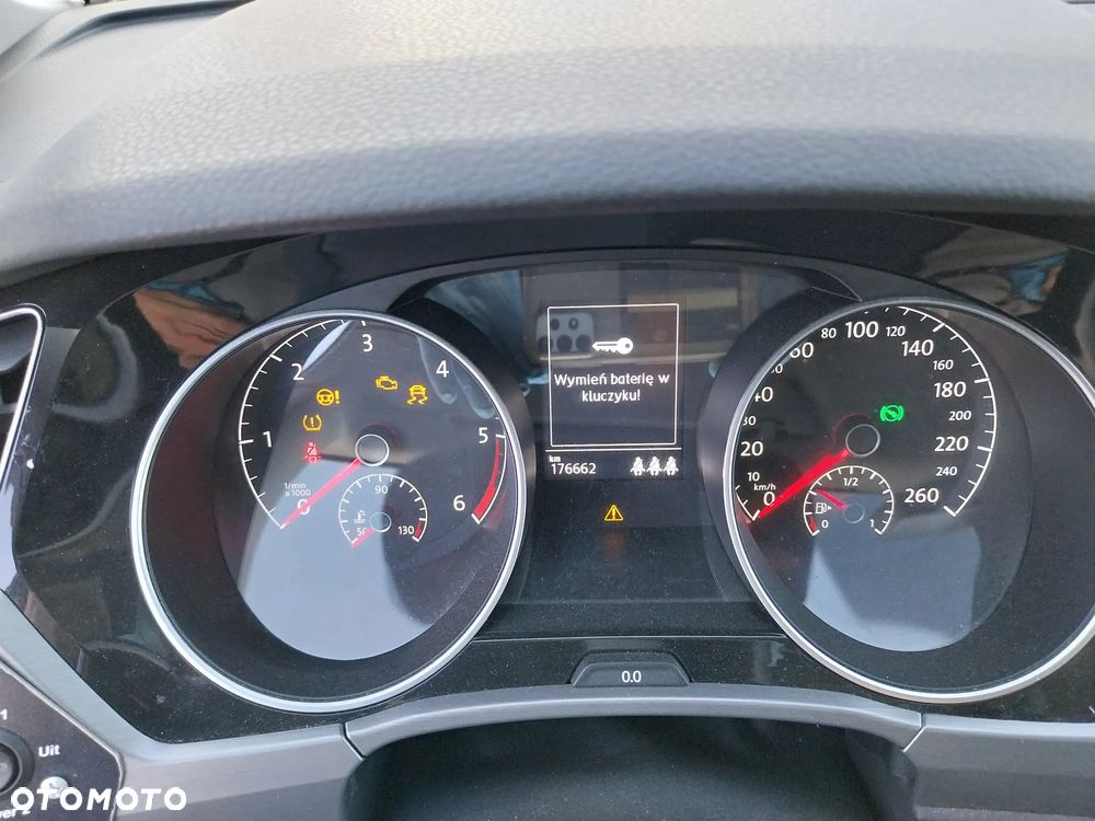 Volkswagen Touran - 20