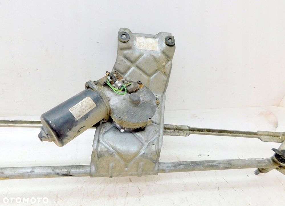 VOLVO FH12 2000r MECHANIZM SILNIK WYCIERACZEK PRZÓD 8143408 - 8