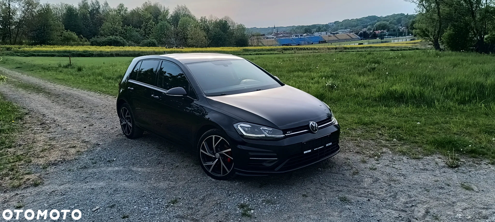 Volkswagen Golf 1.5 eTSI OPF DSG R-Line - 17