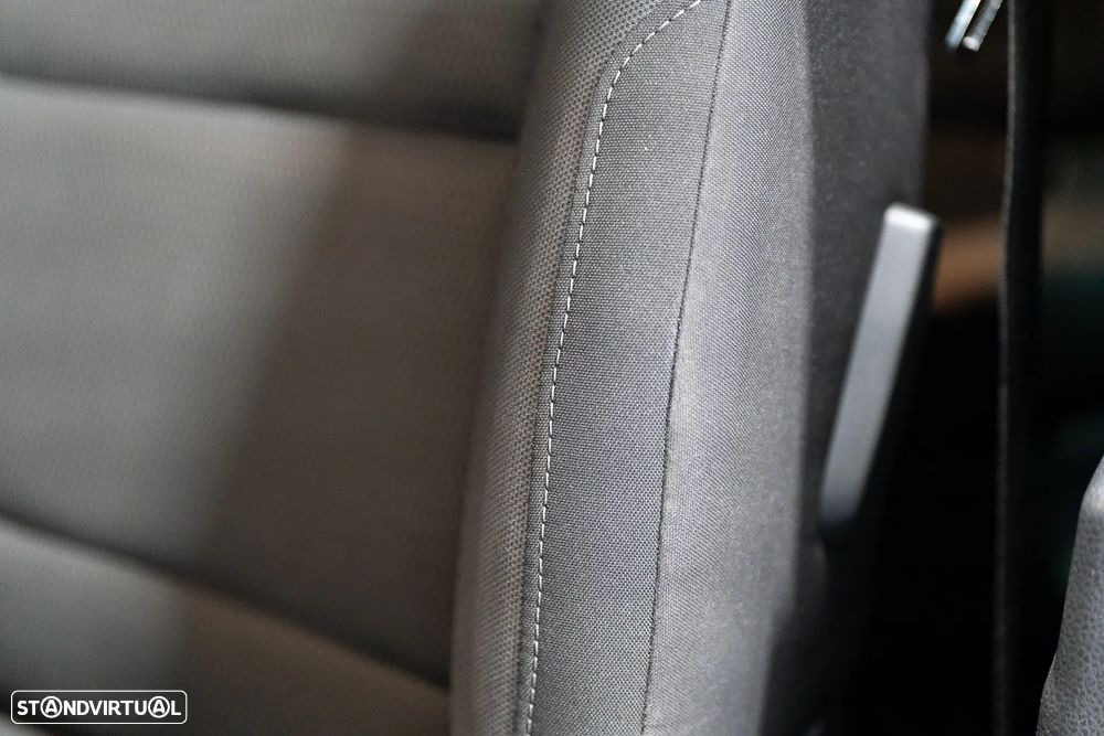 VW Golf 1.6 TDI R-Line - 29
