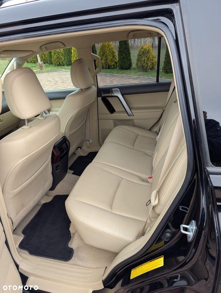 Toyota Land Cruiser LC 2.8 D-4D Invincible - 24