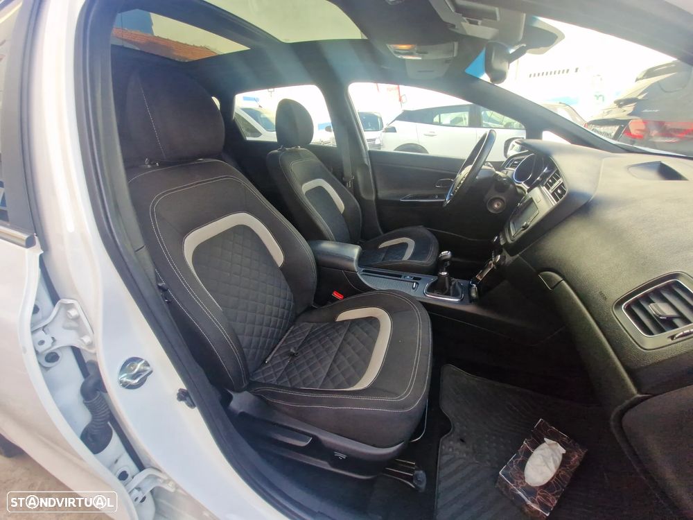 Kia Ceed SW 1.6 CRDi GT Line - 13