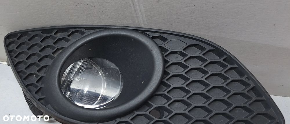 HALOGEN PRAWY ,KRATKA ZDERZAKA -OPEL ZAFIRA B LIFT / 2011 ROK - 2