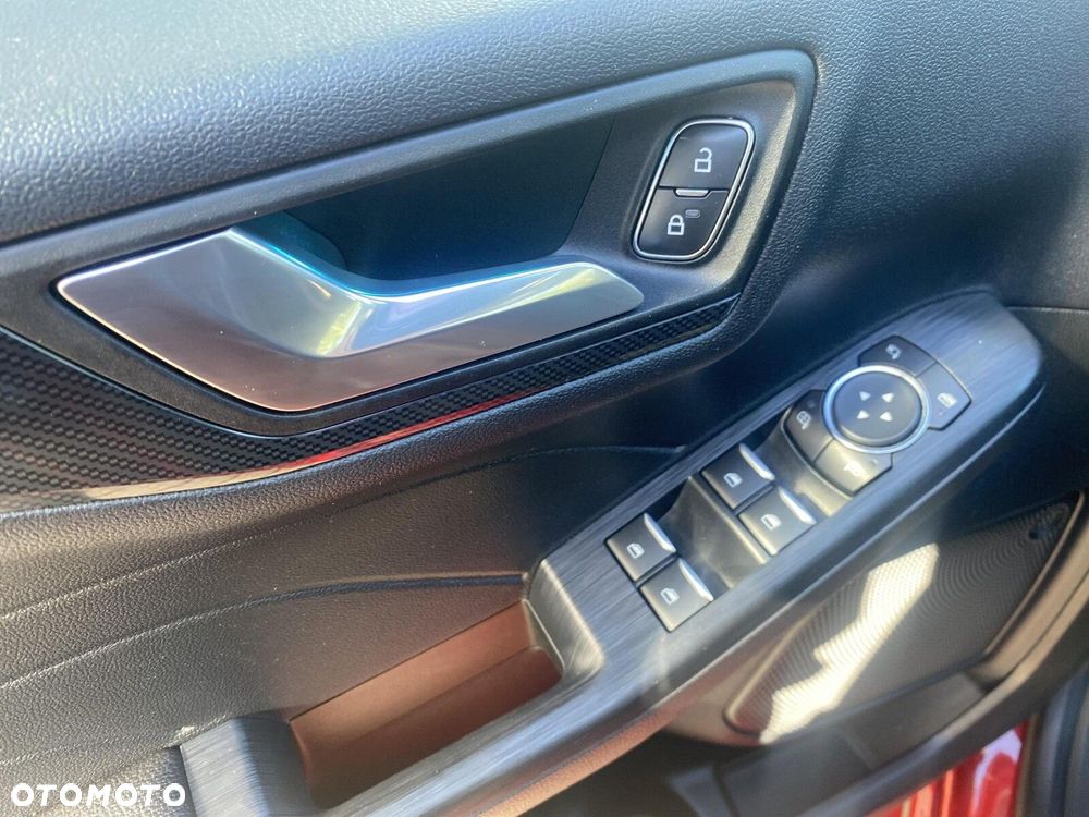 Ford Kuga - 8