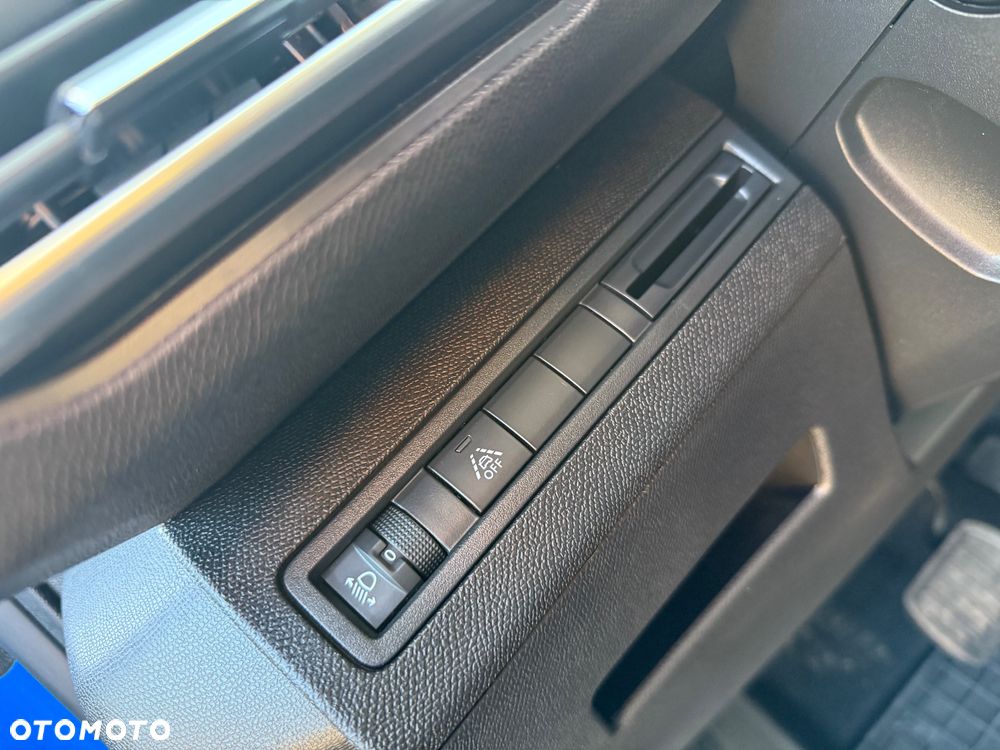 Peugeot 3008 1.2 PureTech Allure S&S EAT8 - 19