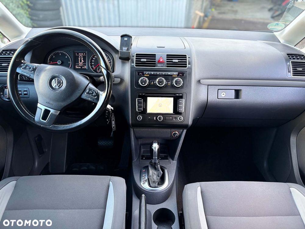 Volkswagen Touran 2.0 TDI DPF BlueMotion Technology DSG Highline - 15