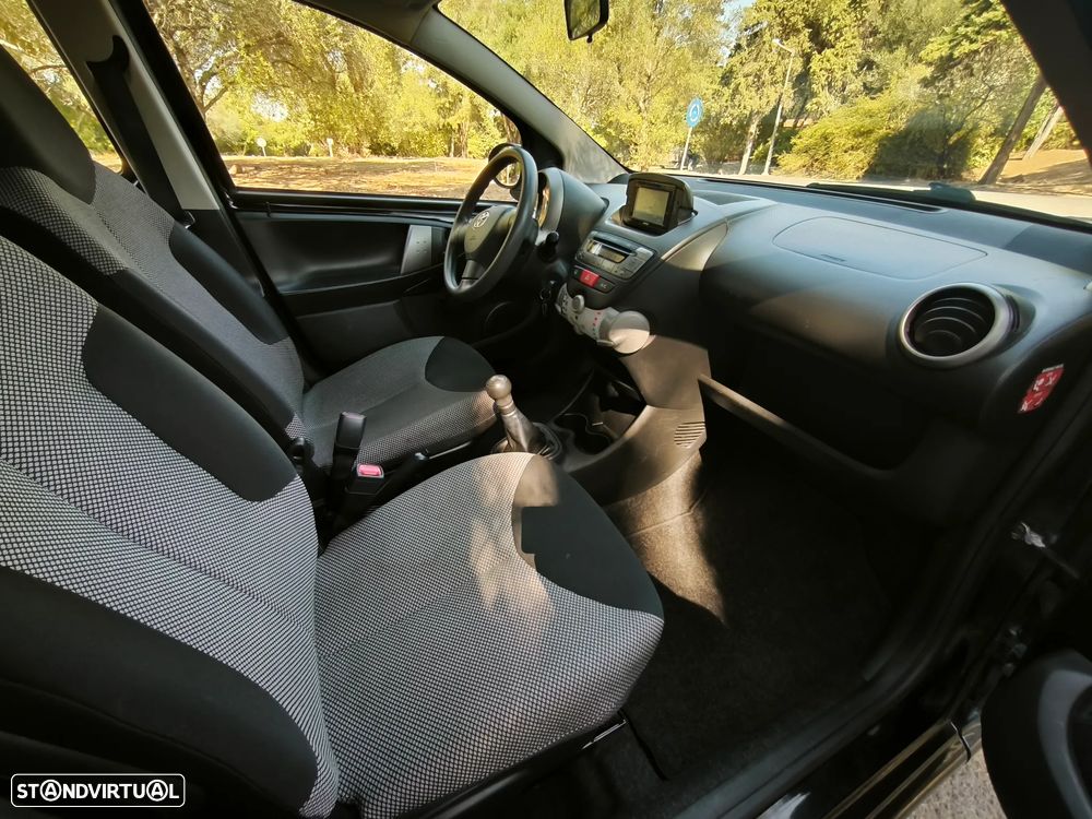 Toyota Aygo 1.0 Plus - 9