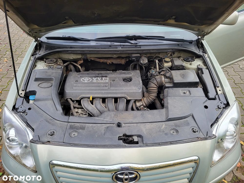 Toyota Avensis 1.6 VVT-i Luna - 6