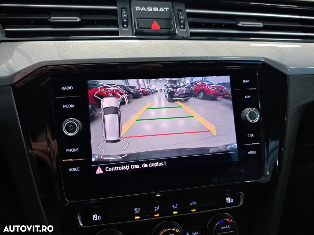 Volkswagen Passat Variant 1.6 TDI (BlueMotion Technology) DSG Comfortline - 10