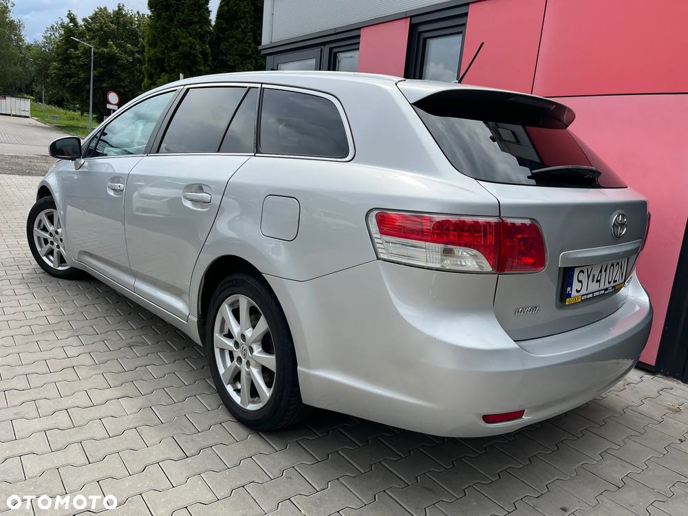 Toyota Avensis 2.0 D-4D Premium - 3
