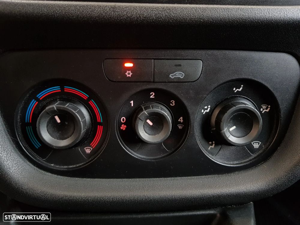 Fiat Doblo 3 Lugares - 22
