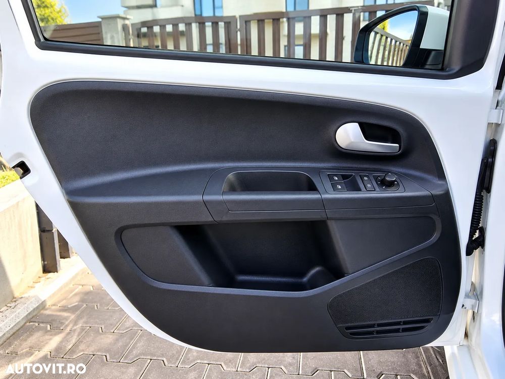 Volkswagen e-Up! - 19