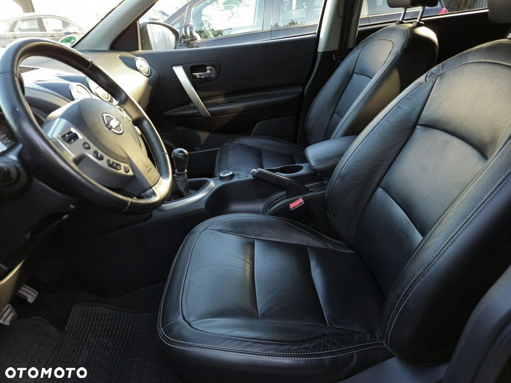 Nissan Qashqai+2 - 15