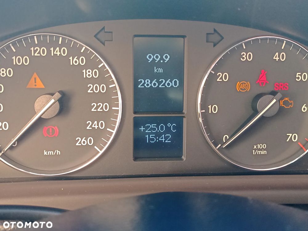 Mercedes-Benz Klasa C 180 T Kompressor Classic - 13