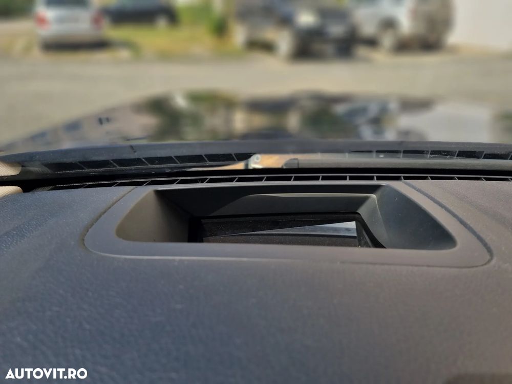 BMW Seria 5 520d xDrive Touring Aut. - 17