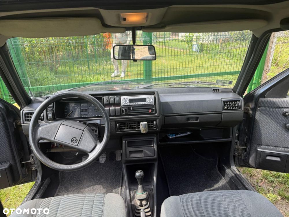 Volkswagen Golf 1.6 CL - 9