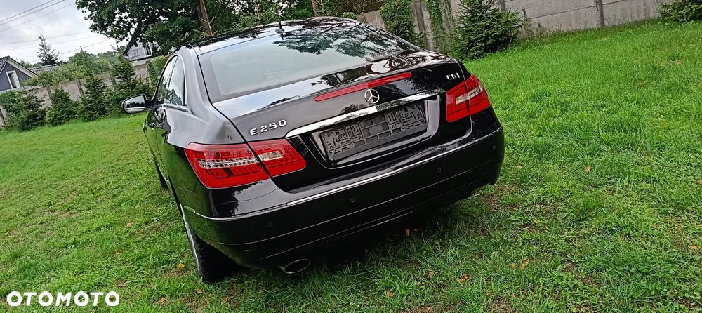 Mercedes-Benz Klasa E 250 CGI BlueEFFICIENCY Automatik Elegance - 9
