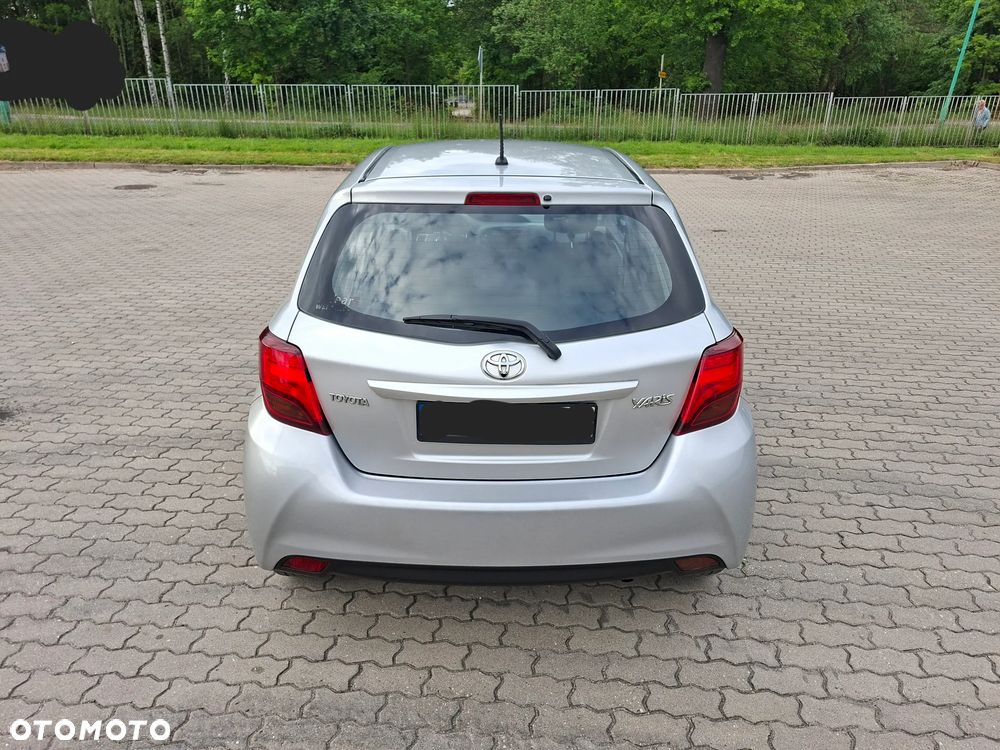 Toyota Yaris - 10