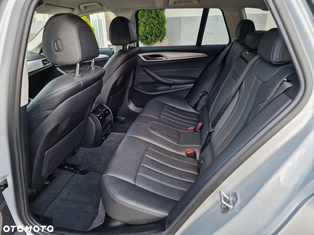 BMW Seria 5 518d - 17