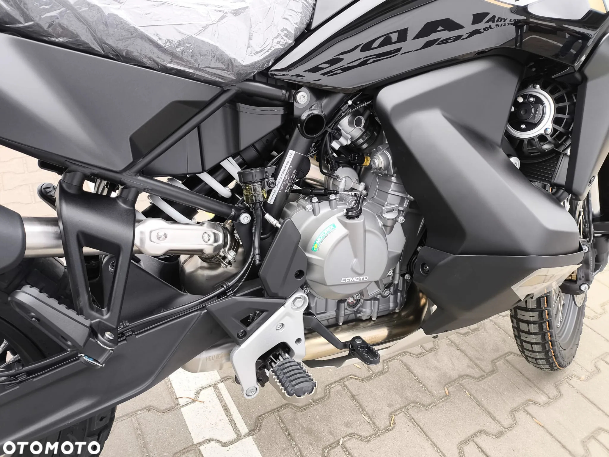 CFMoto MT-X - 9