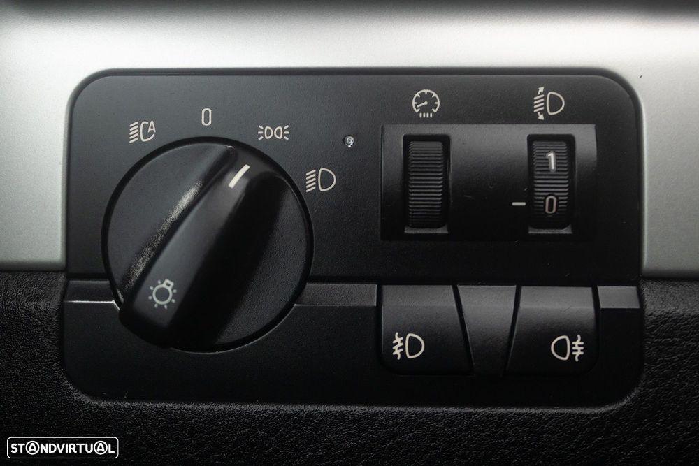 BMW 320 d Touring - 16